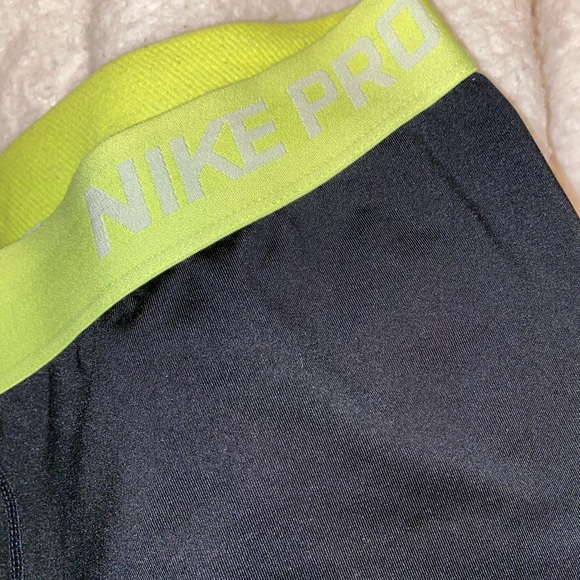 Nike pro leggings worn but still great condition - Picture 1 of 4